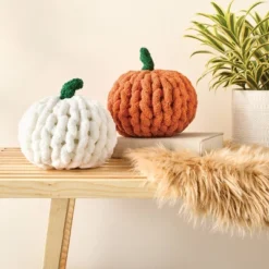 2ct Halloween Craft Finger Knit Pumpkins Kit - Mondo Llama™